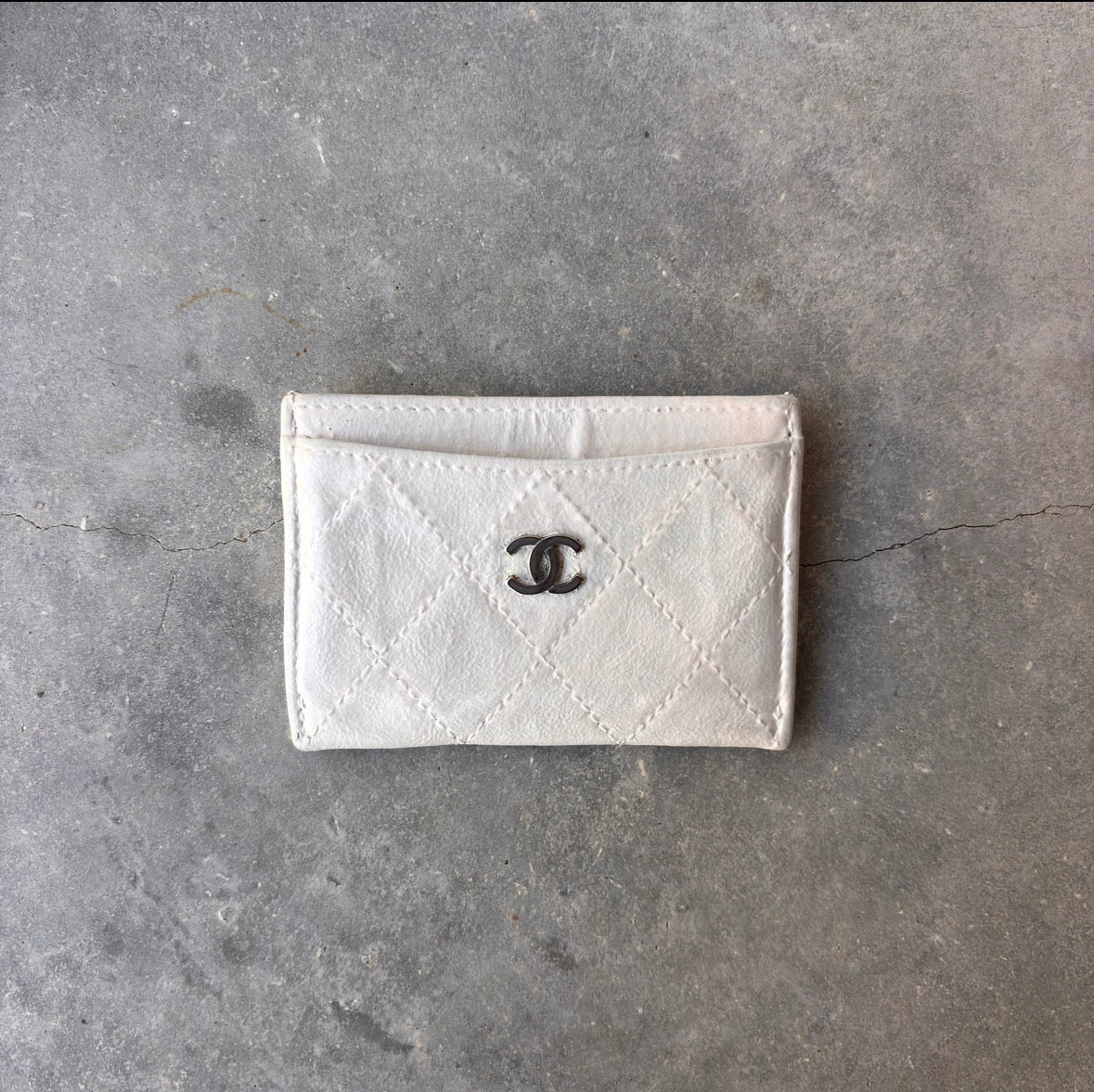 Chanel White Quilted CC Cardholder